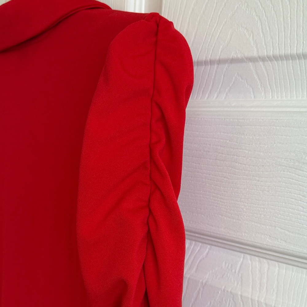 SHEIN Red Button-Down Ruched Shirt - Picture 5 of 6